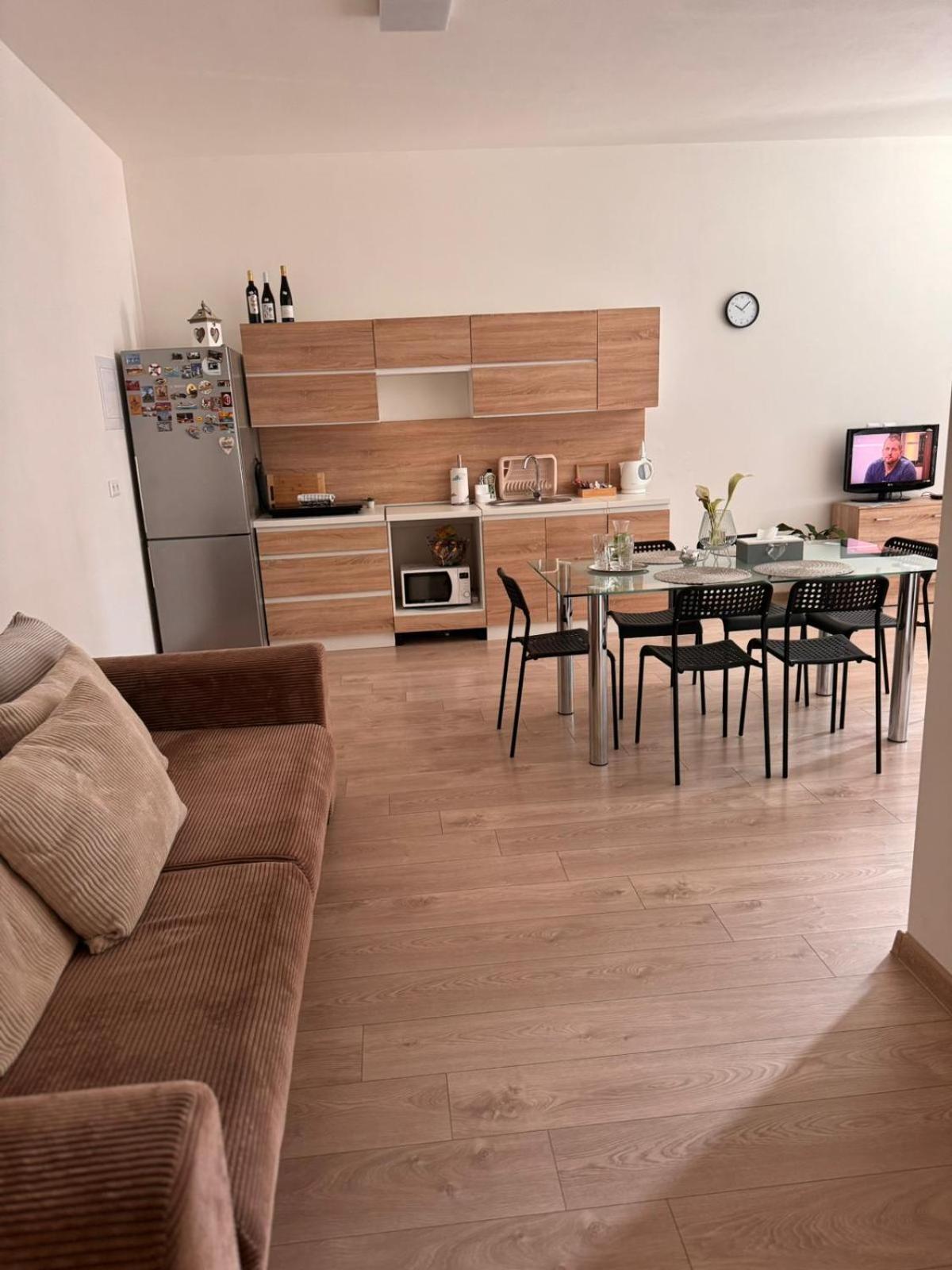 רוז'ומברוק Apartman Ruza מראה חיצוני תמונה